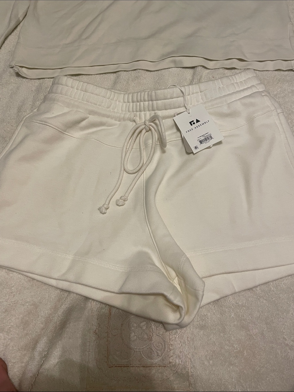 NWT Free Assembly Cream Half-Zip & Drawstring Shorts - Picture 2 of 12